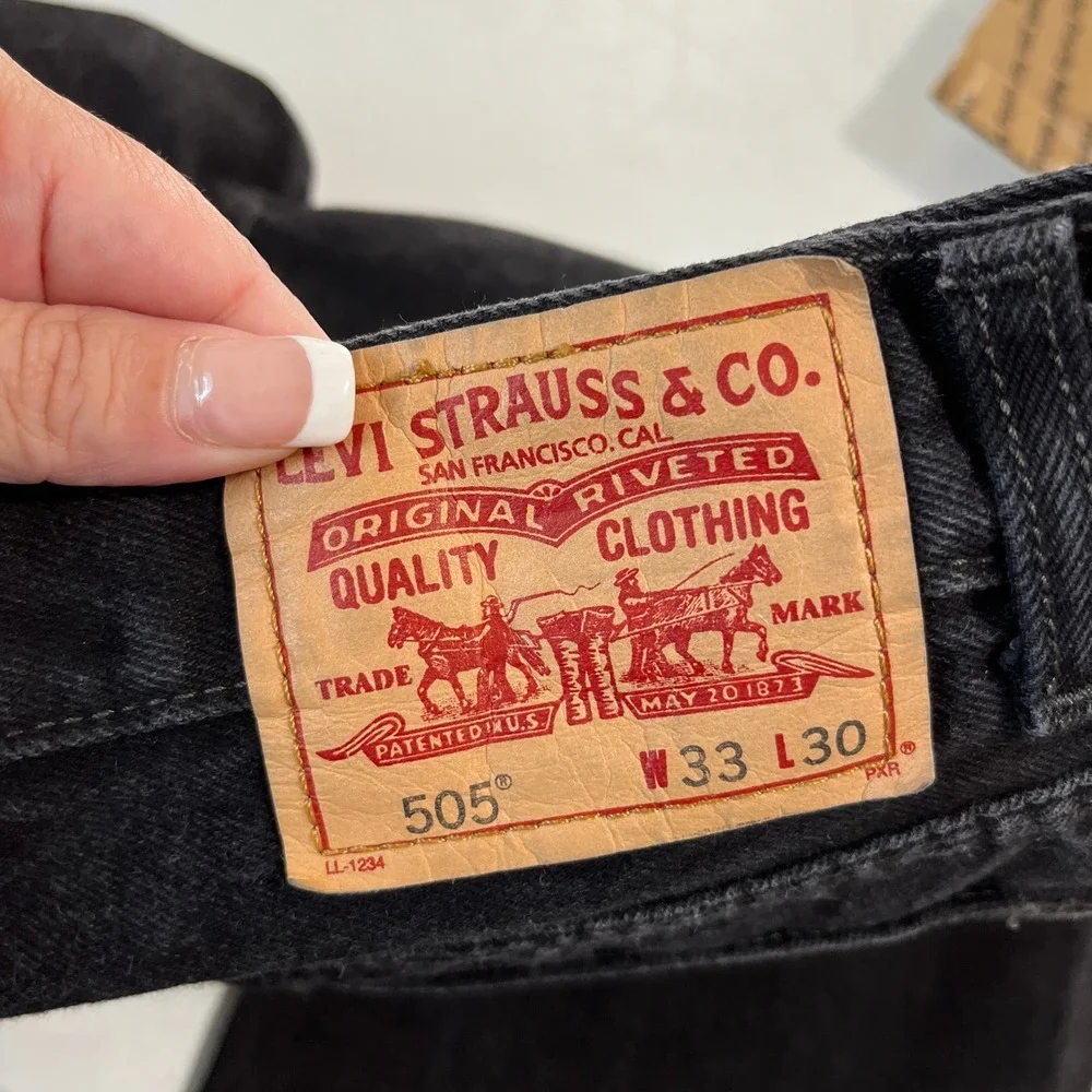 Vintage Y2K Levis 505 Jeans Mens 33x30 Regular Fit Faded Black Denim Casual Wear